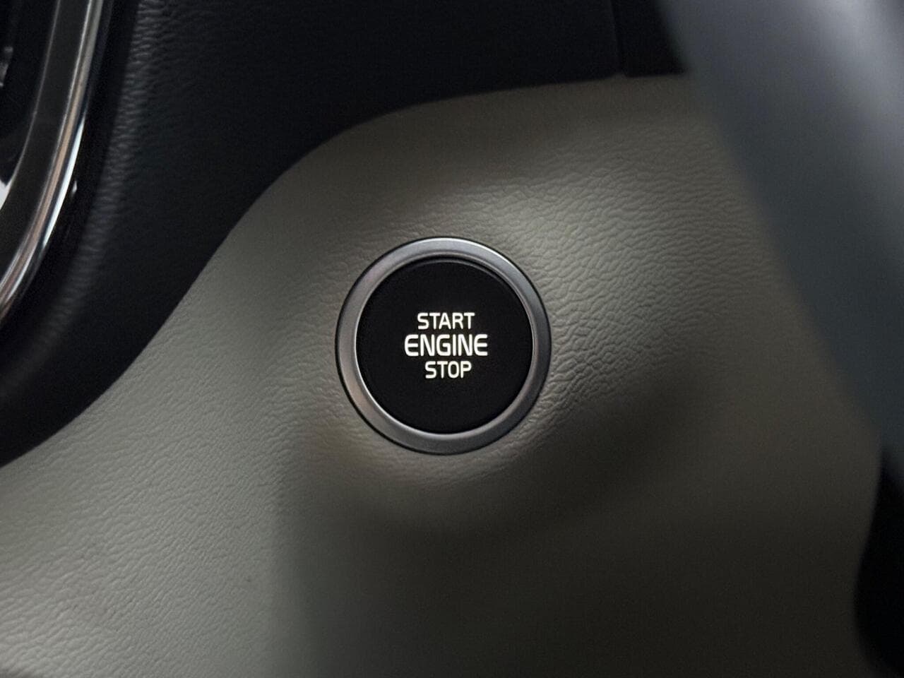 Volvo XC40 thumbnail Misc Controls