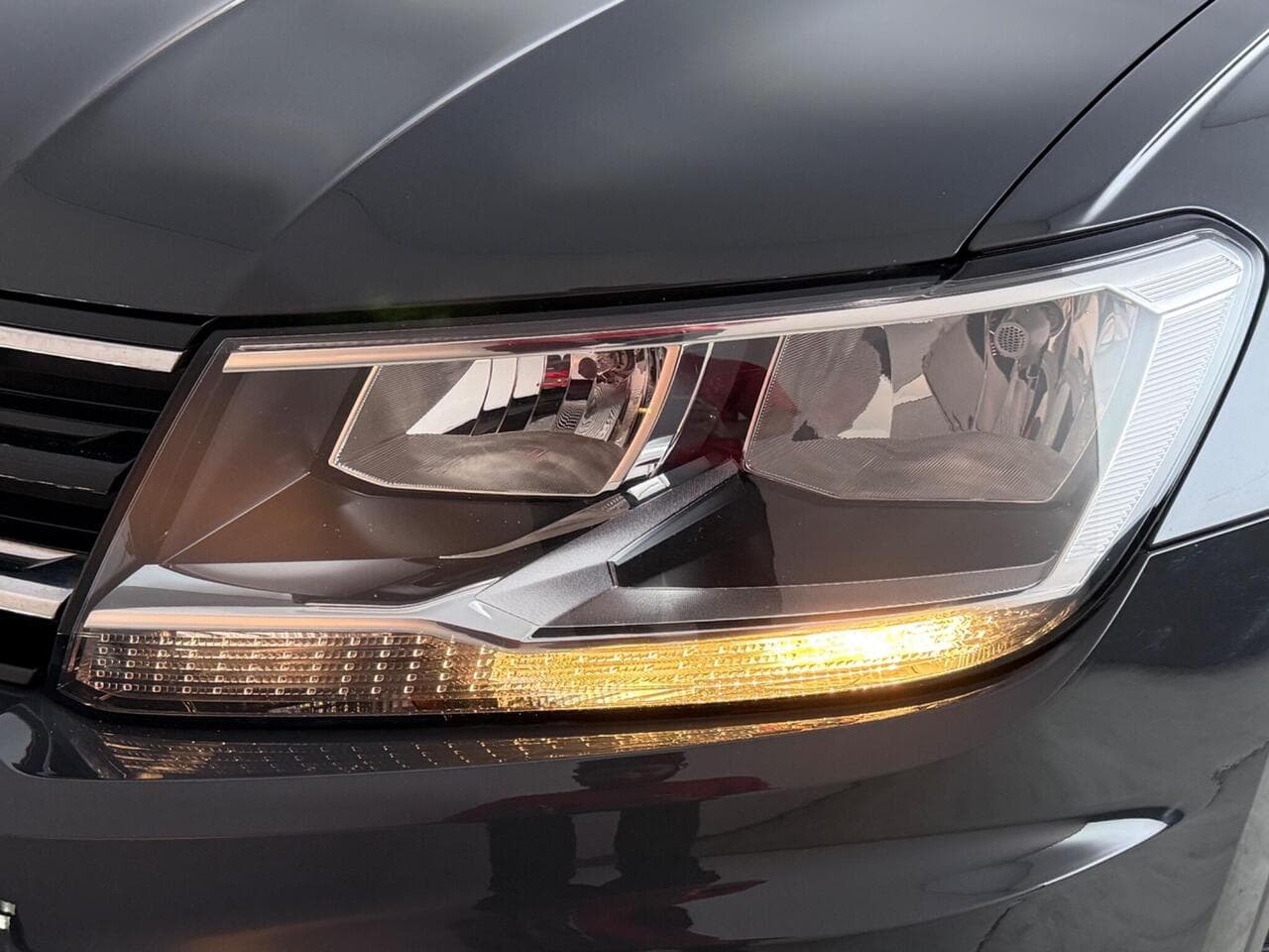 Volkswagen Tiguan thumbnail Lights Front