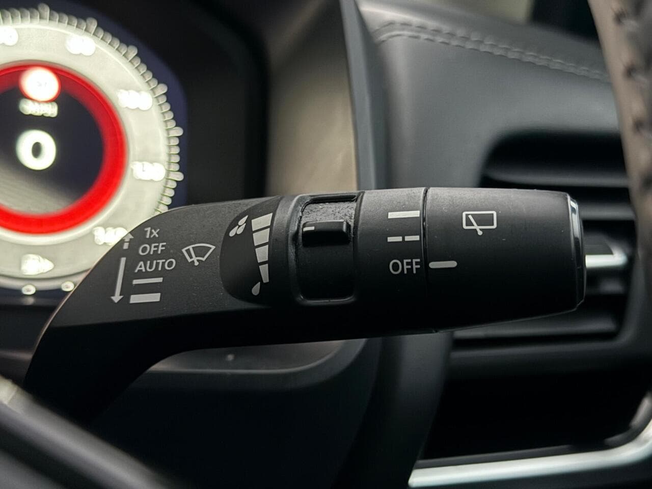 Nissan Qashqai thumbnail Misc Controls