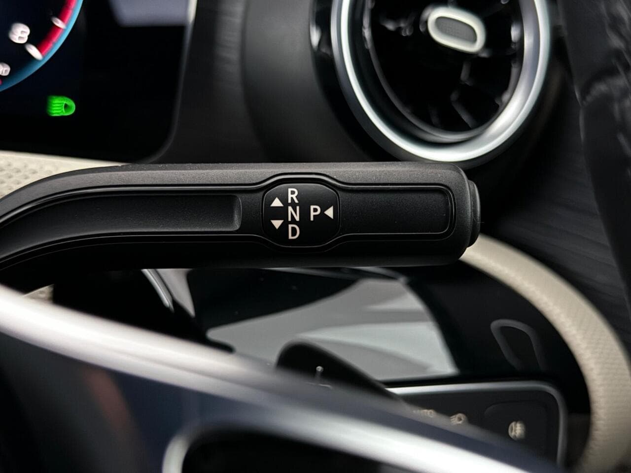 Mercedes-Benz CLA thumbnail Misc Controls