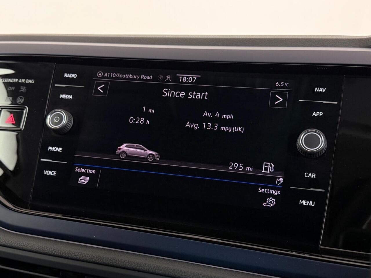 Volkswagen Polo thumbnail Infotainment System