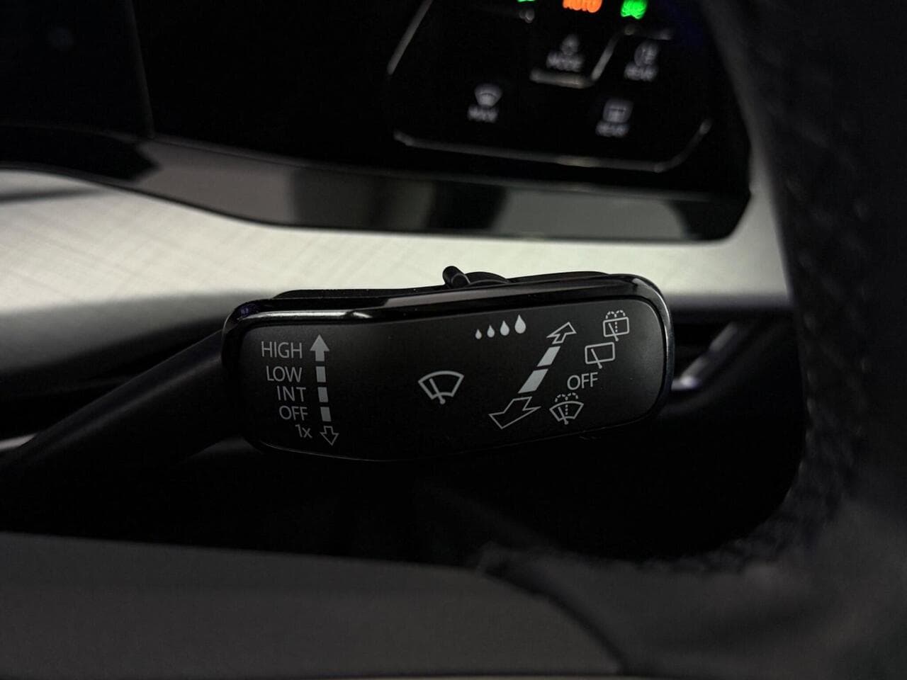 Volkswagen Golf thumbnail Misc Controls
