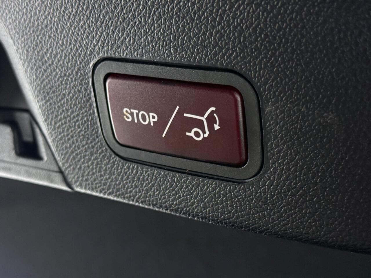 Mercedes-Benz GLE thumbnail Misc Controls