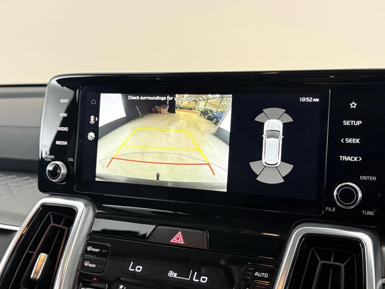 Kia Sorento thumbnail Infotainment System