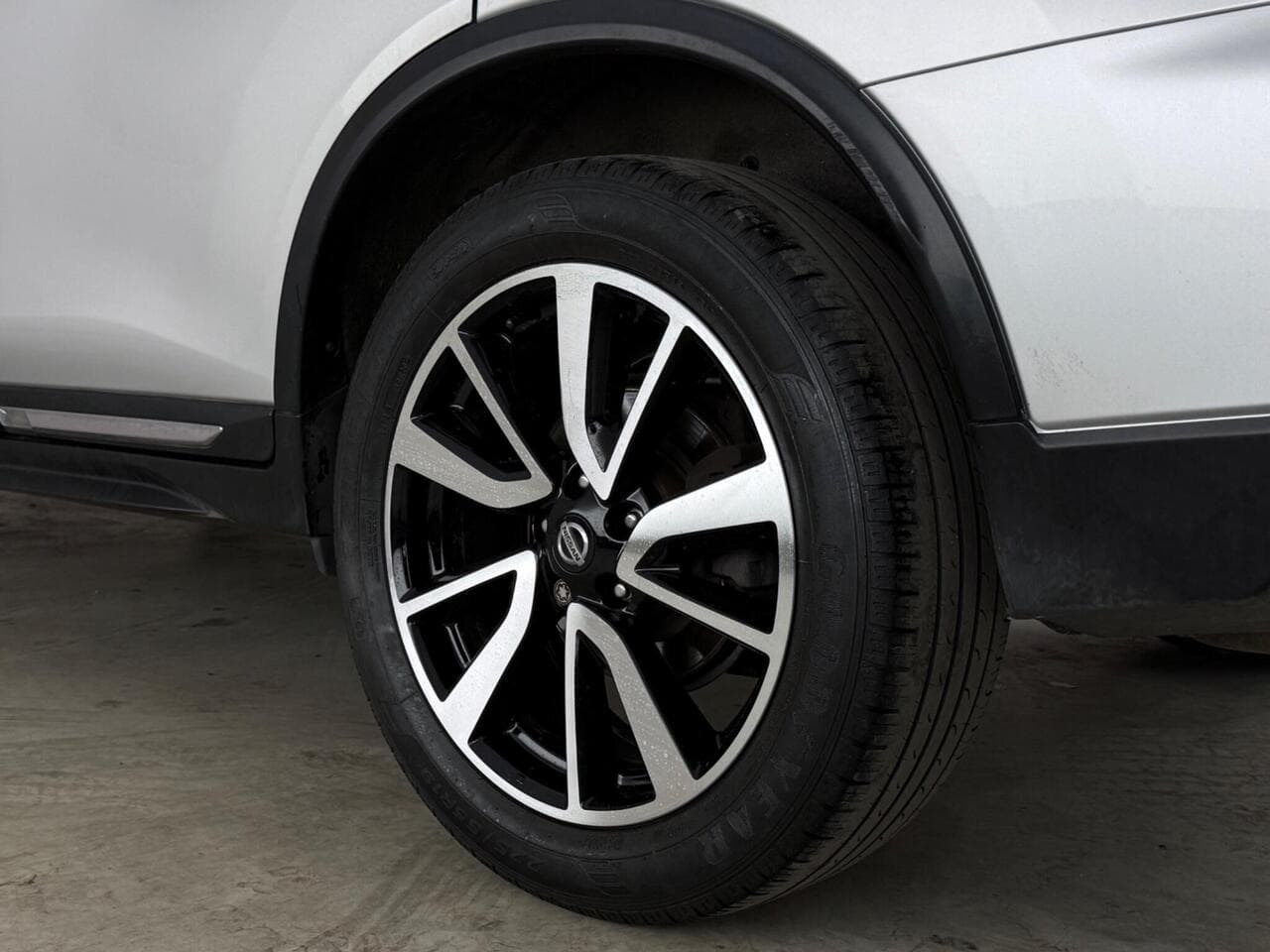 Nissan X-Trail thumbnail Wheel