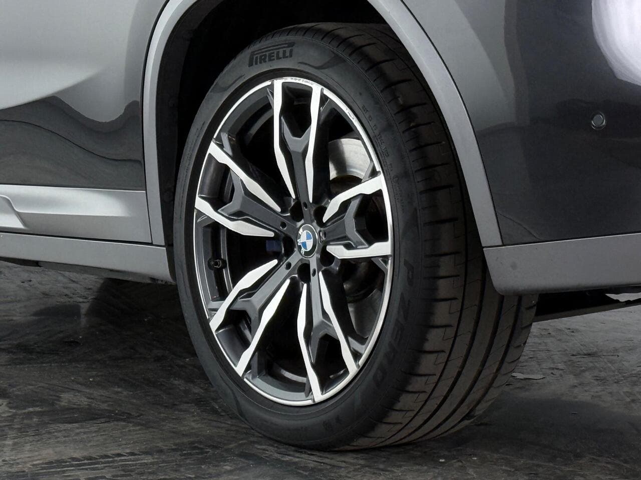 BMW X4 thumbnail Wheel