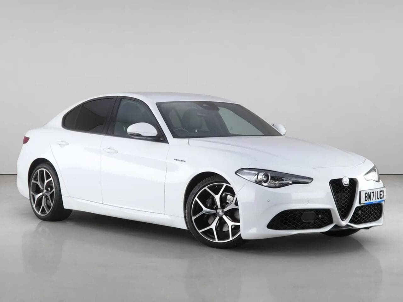 Alfa Romeo Giulia - Alfa Romeo Giulia 2.0T Veloce Saloon 4dr Petrol GPF Auto Euro 6 (s/s) (280 ps)