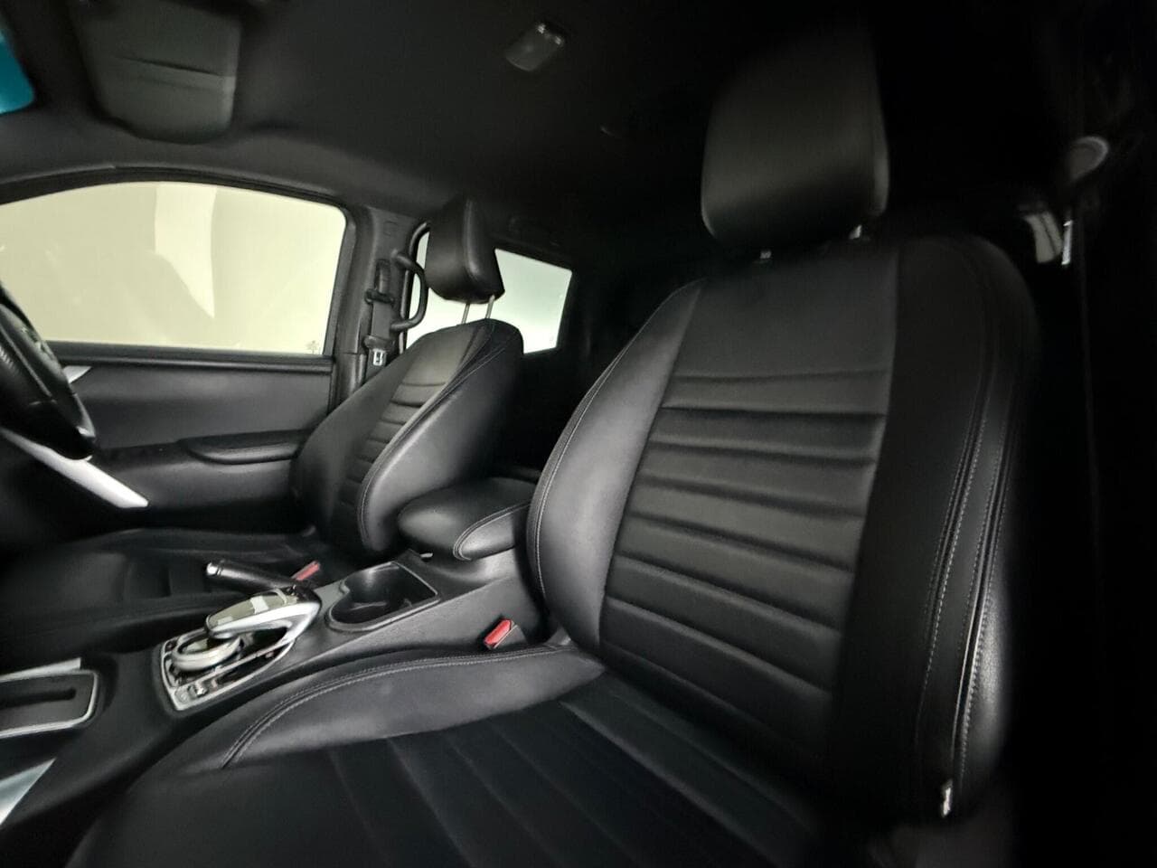 Mercedes-Benz X Class thumbnail Seat Front Passenger