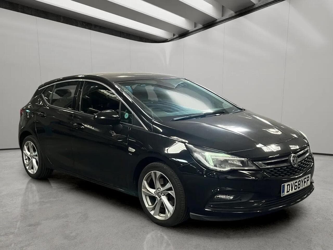 Vauxhall Astra - Vauxhall Astra 1.6i Turbo SRi Nav Euro 6 (s/s) 5dr