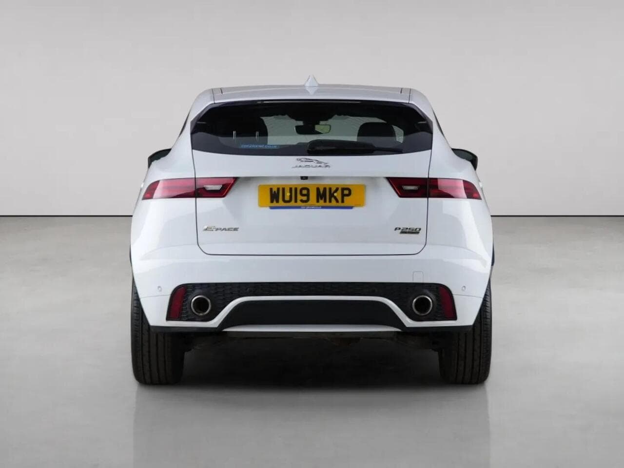 Jaguar E-PACE thumbnail Rear