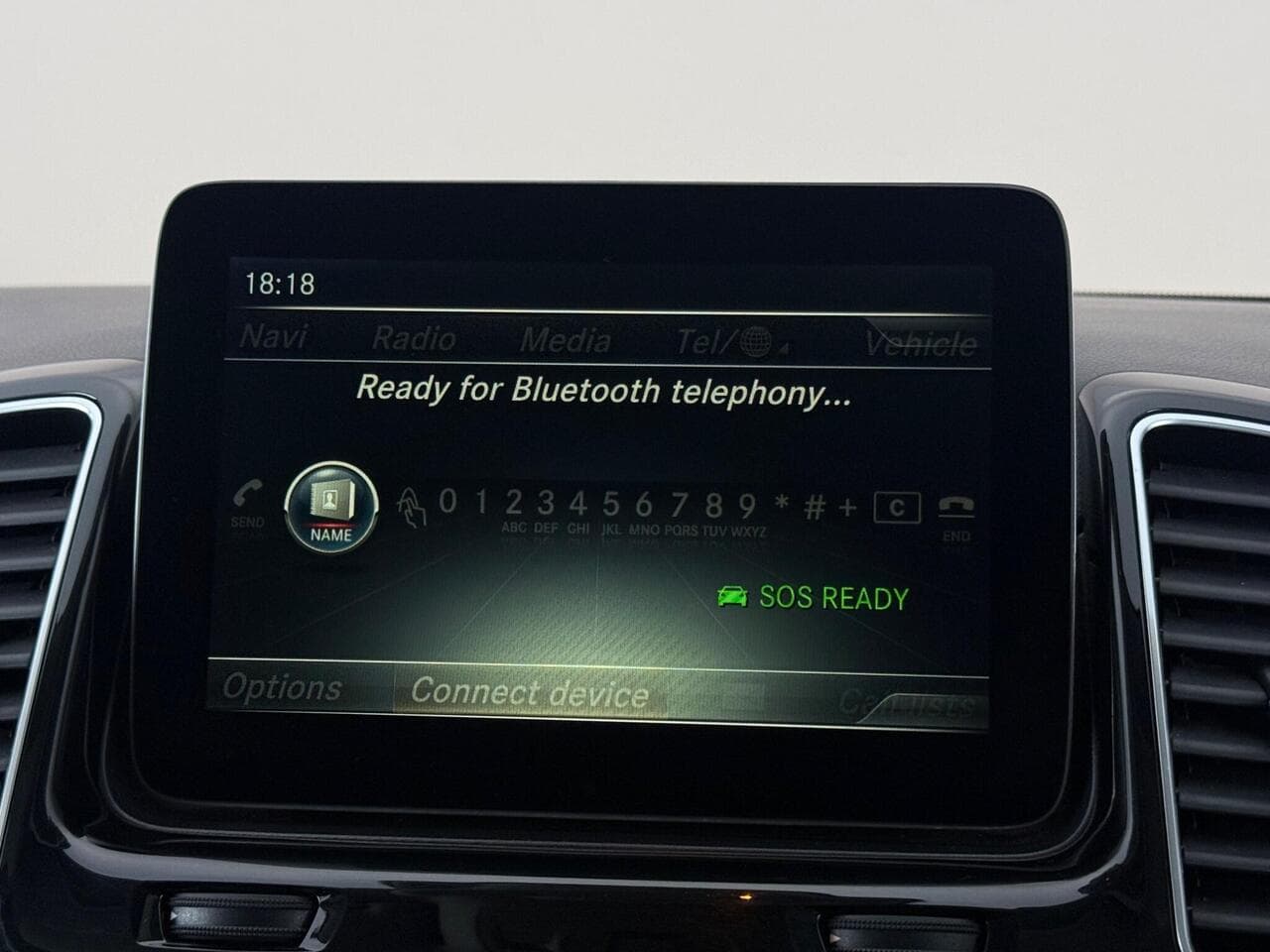 Mercedes-Benz GLE thumbnail Infotainment System