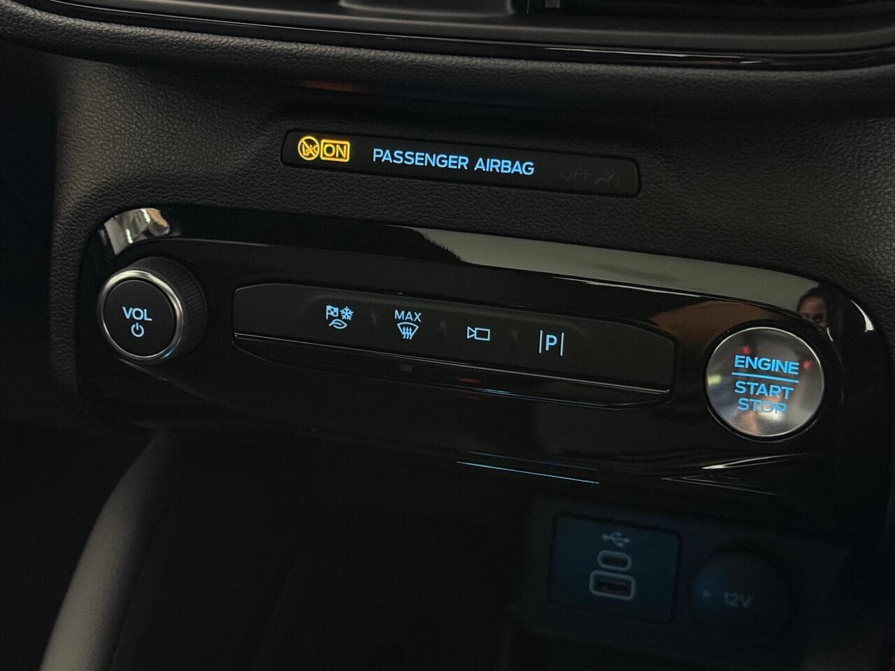 Ford Kuga thumbnail Misc Controls