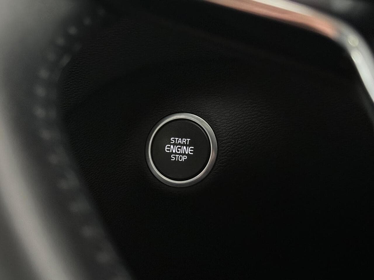 Volvo XC40 thumbnail Misc Controls