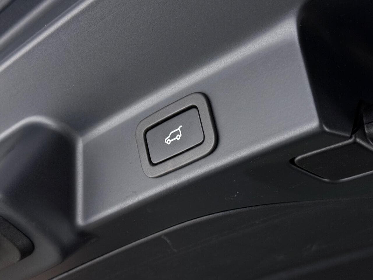 Jaguar F-PACE thumbnail Misc Controls