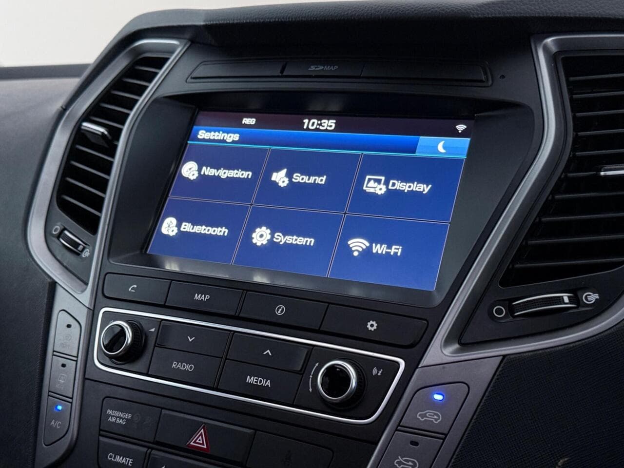 Hyundai Santa Fe thumbnail Infotainment System