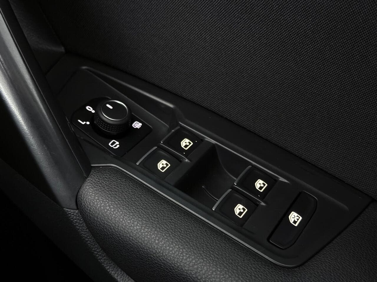 Volkswagen Tiguan Allspace thumbnail Misc Controls