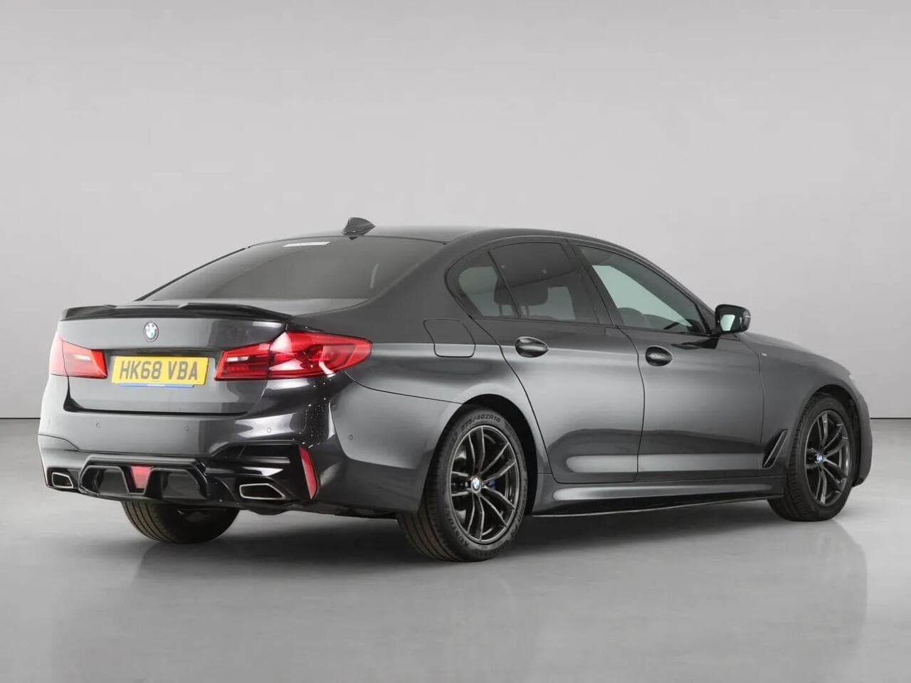 BMW 5 Series thumbnail Rear Right