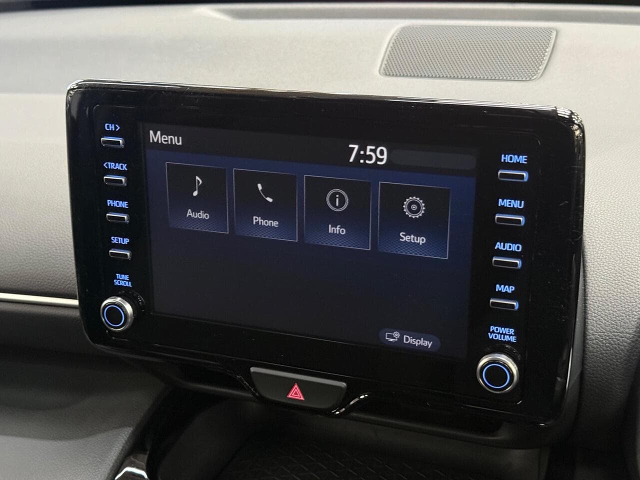 Toyota Yaris Cross thumbnail Infotainment System