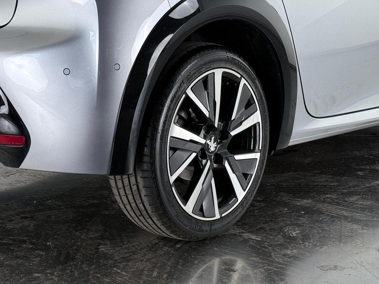 Peugeot 208 thumbnail Wheel