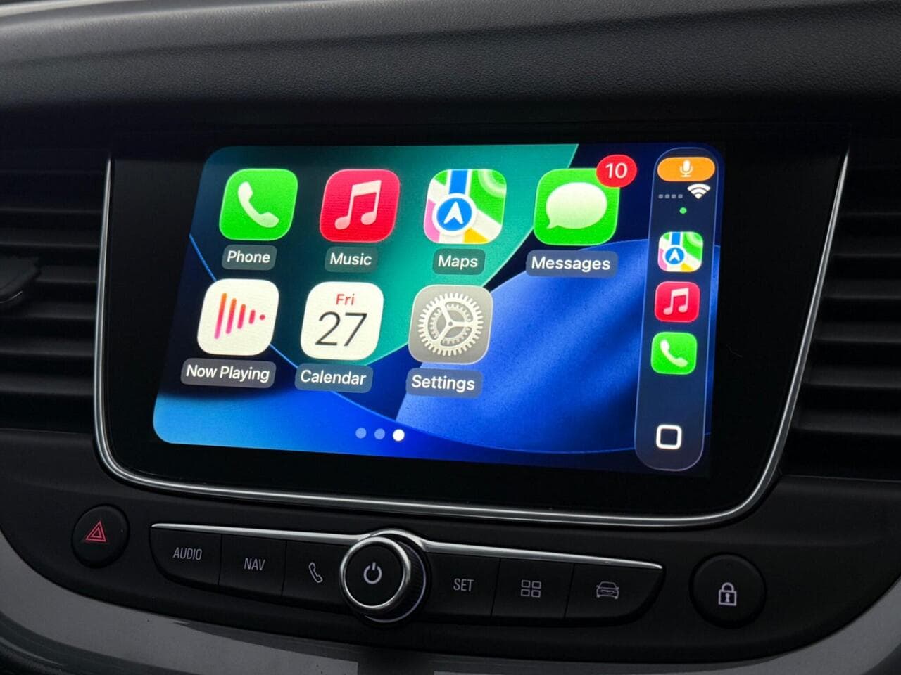 Vauxhall Grandland X thumbnail Infotainment System