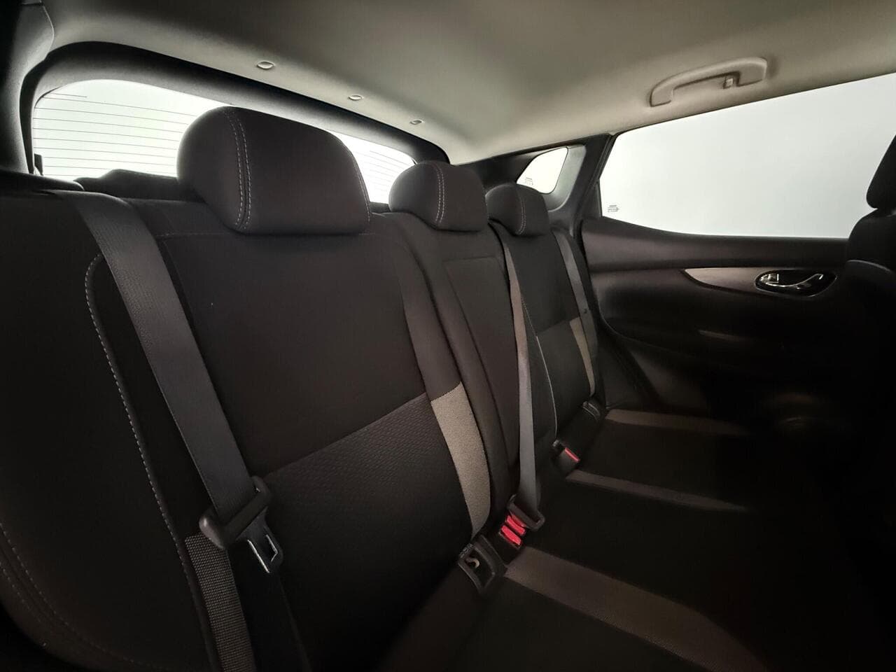 Nissan Qashqai thumbnail Seats Rear