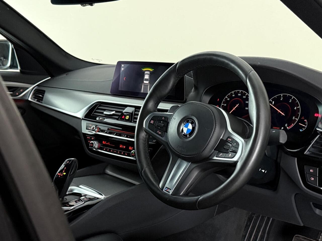 BMW 5 Series thumbnail Interior Front