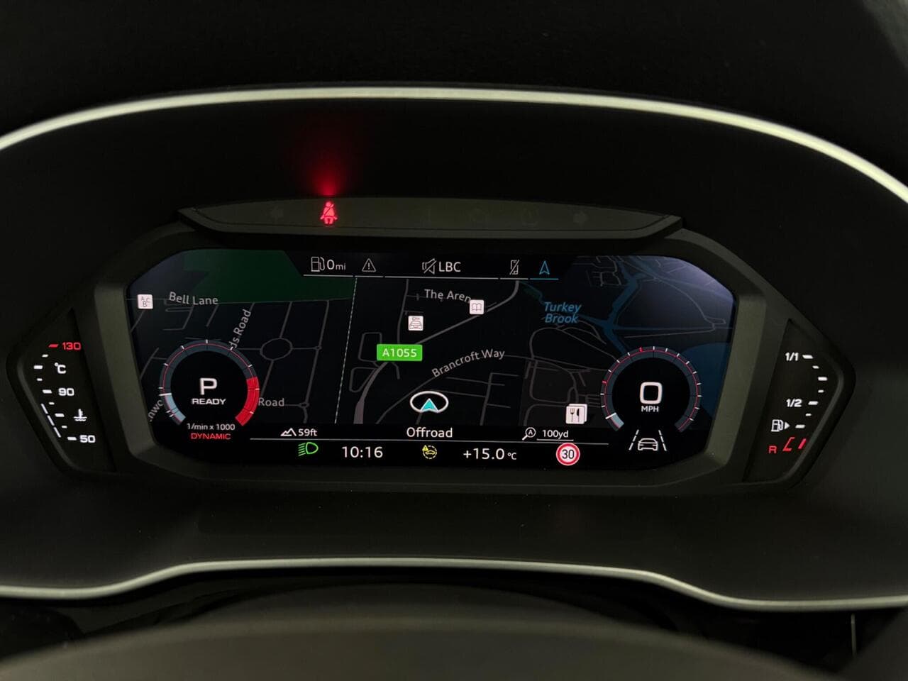 Audi Q3 thumbnail Driver Instruments