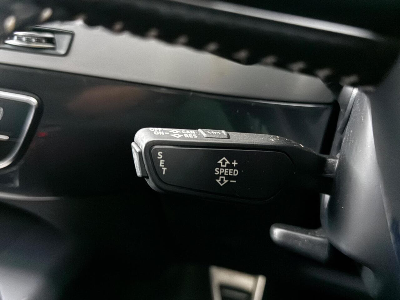Audi Q7 thumbnail Misc Controls