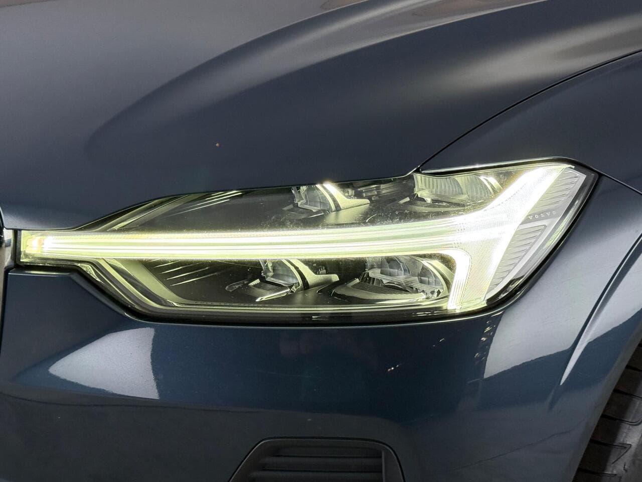 Volvo XC60 thumbnail Lights Front
