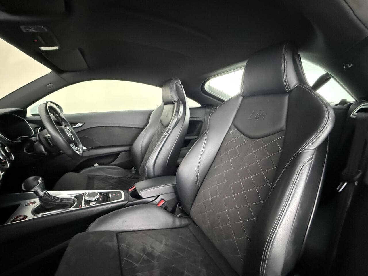 Audi TT thumbnail Seat Front Passenger