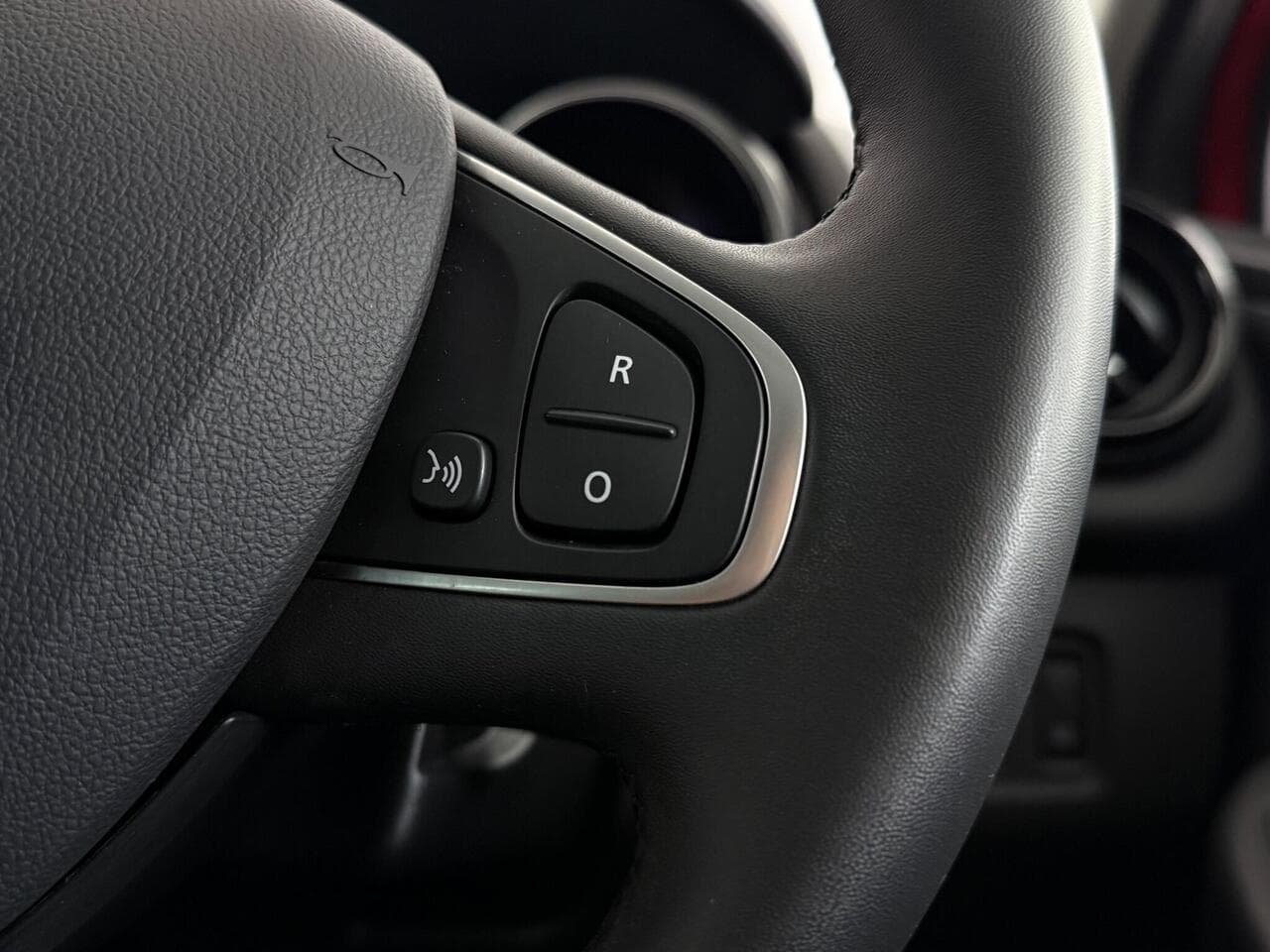 Renault Clio thumbnail Misc Controls