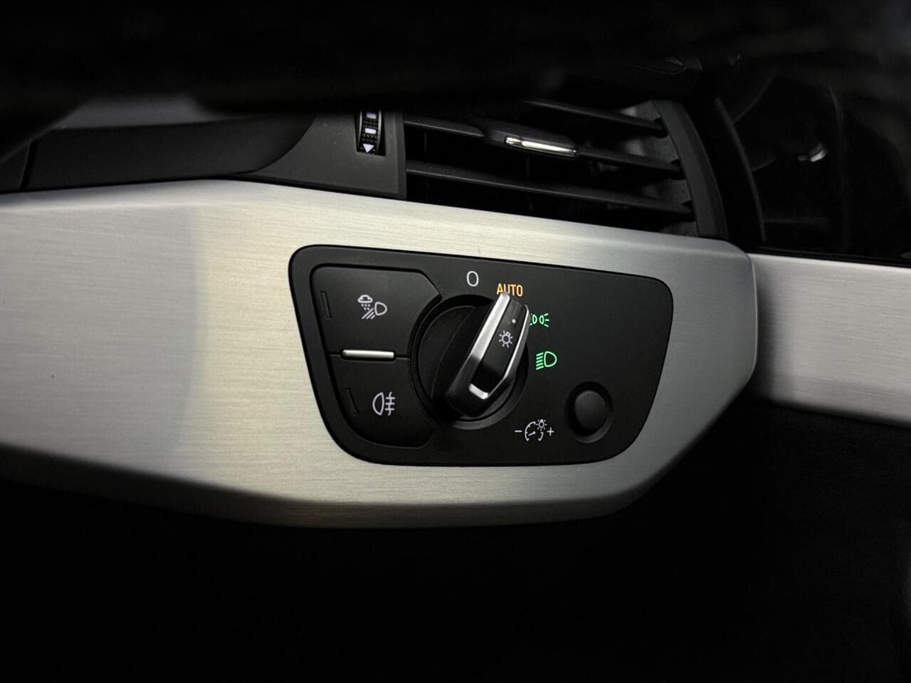 Audi A4 thumbnail Misc Controls