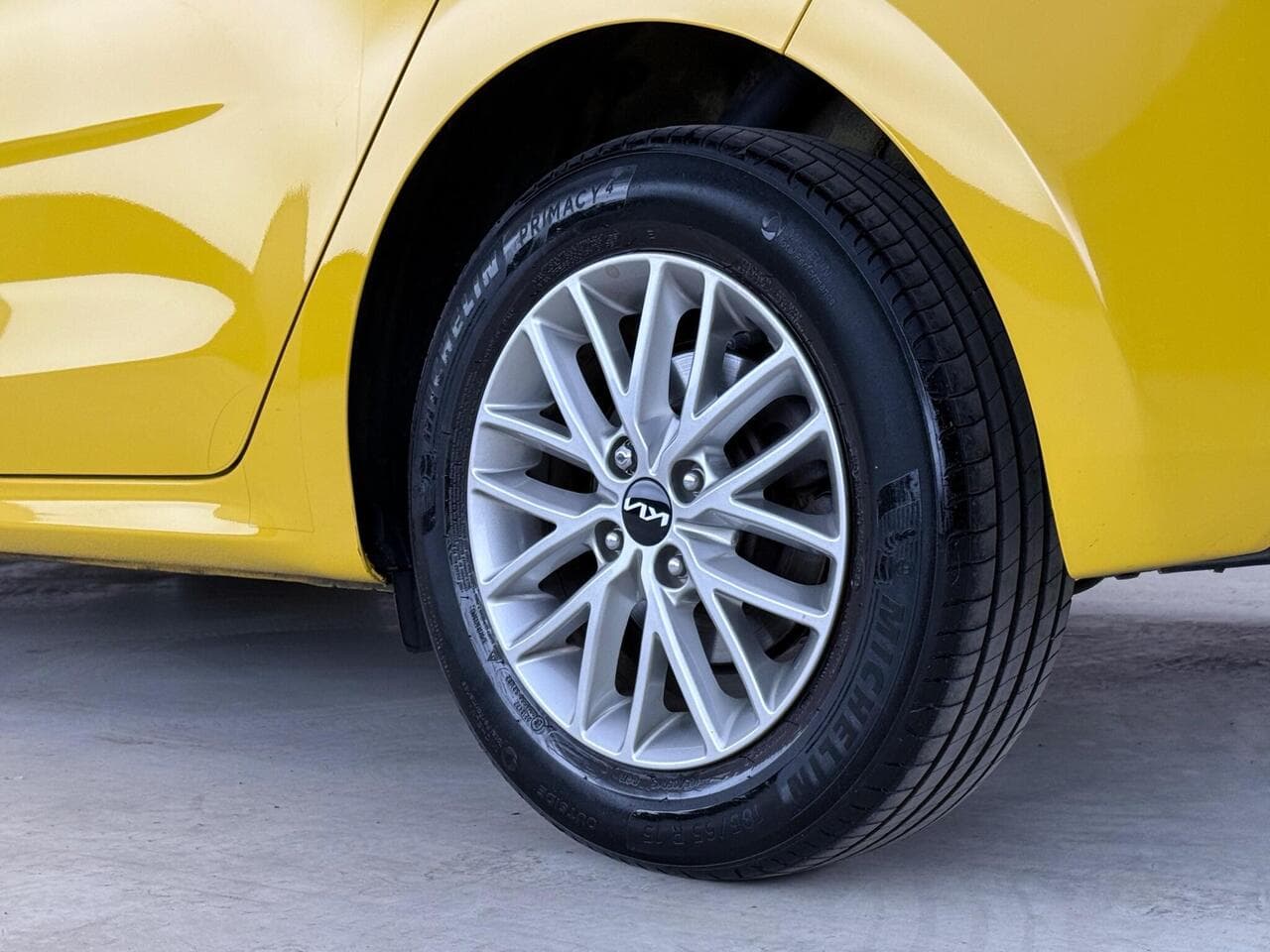 Kia Rio thumbnail Wheel
