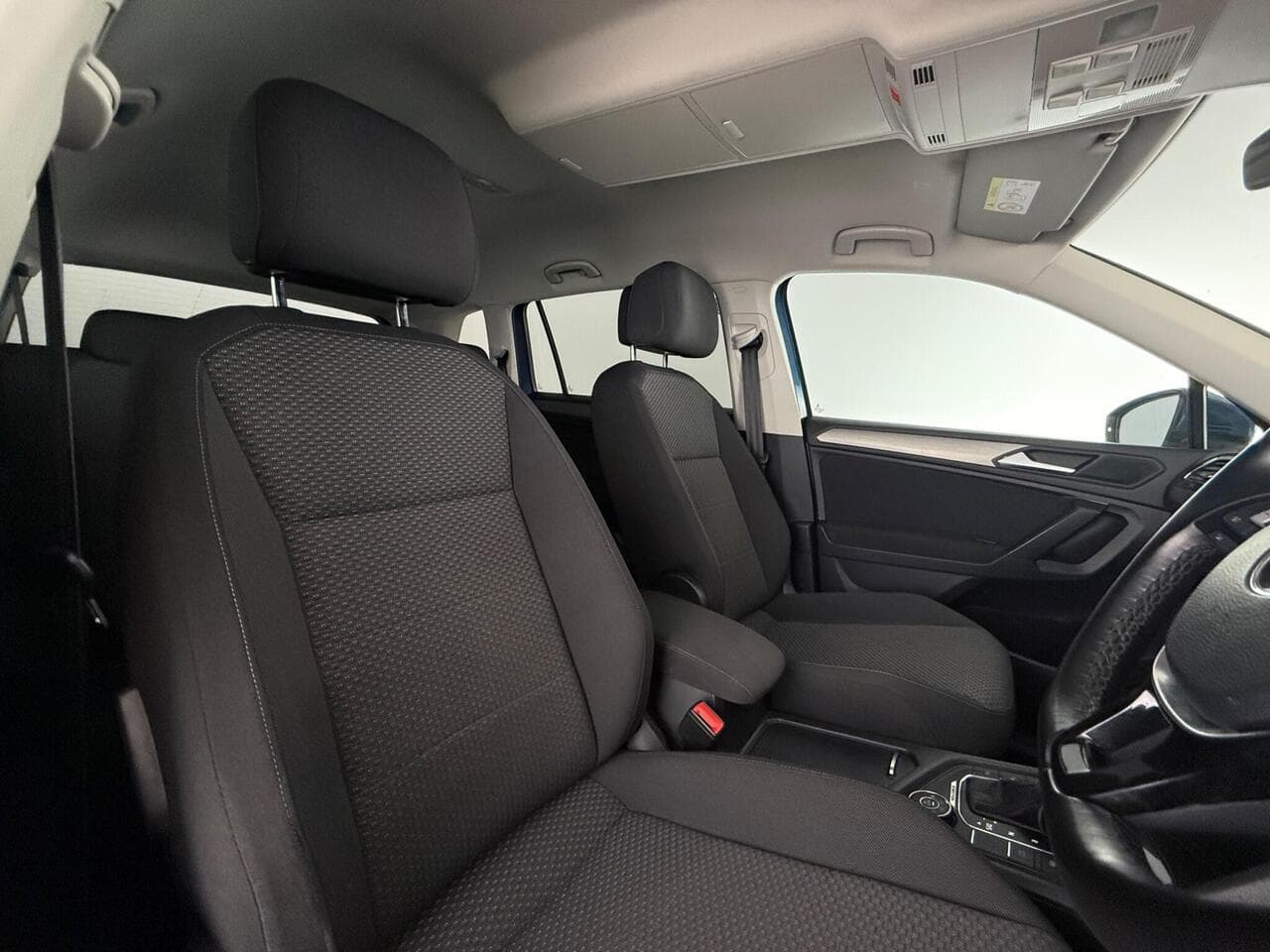 Volkswagen Tiguan Allspace thumbnail Seat Driver