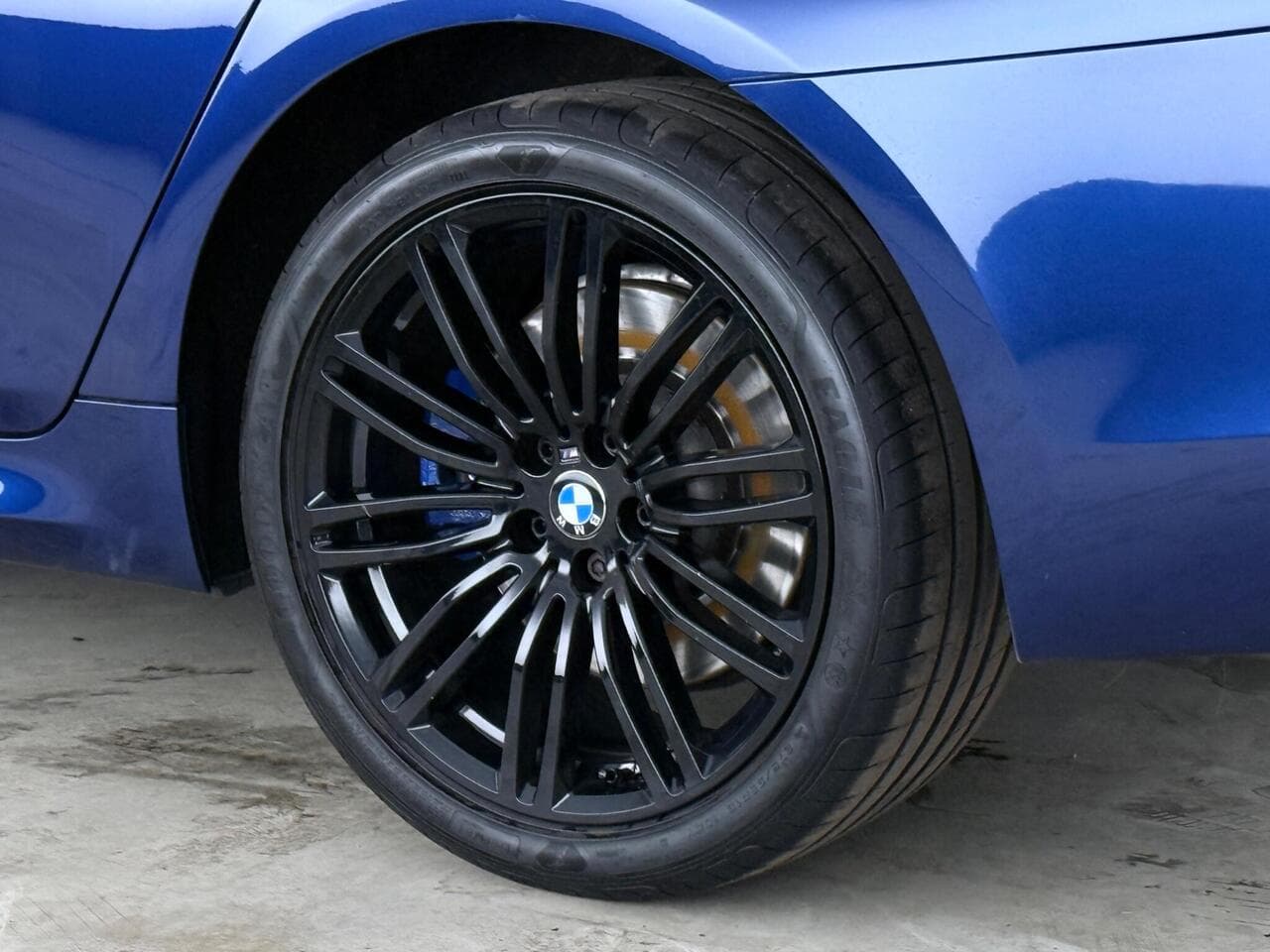 BMW 5 Series thumbnail Wheel