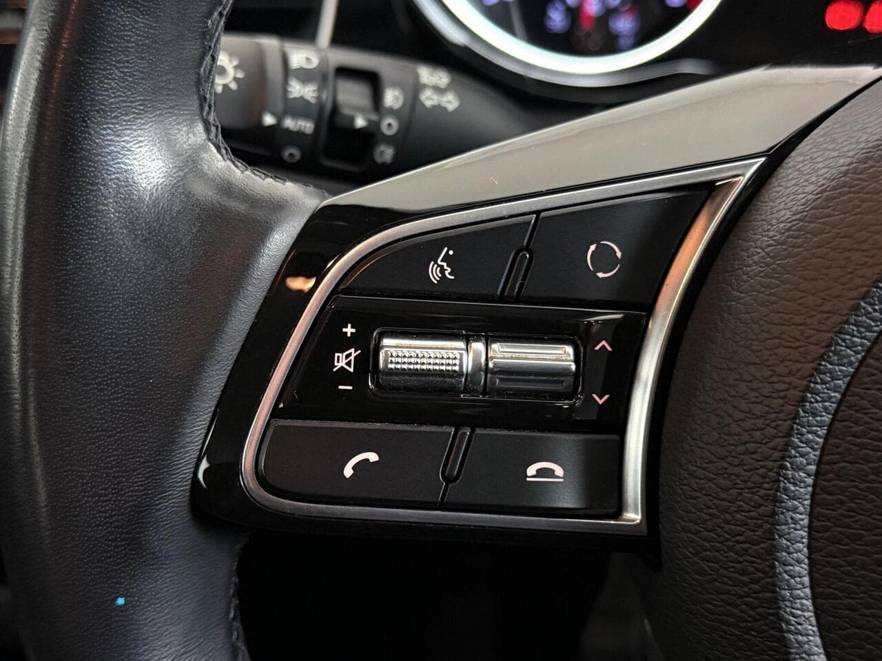 Kia XCeed thumbnail Misc Controls