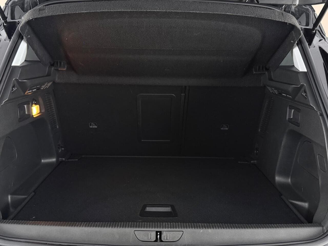Vauxhall Grandland X thumbnail Boot