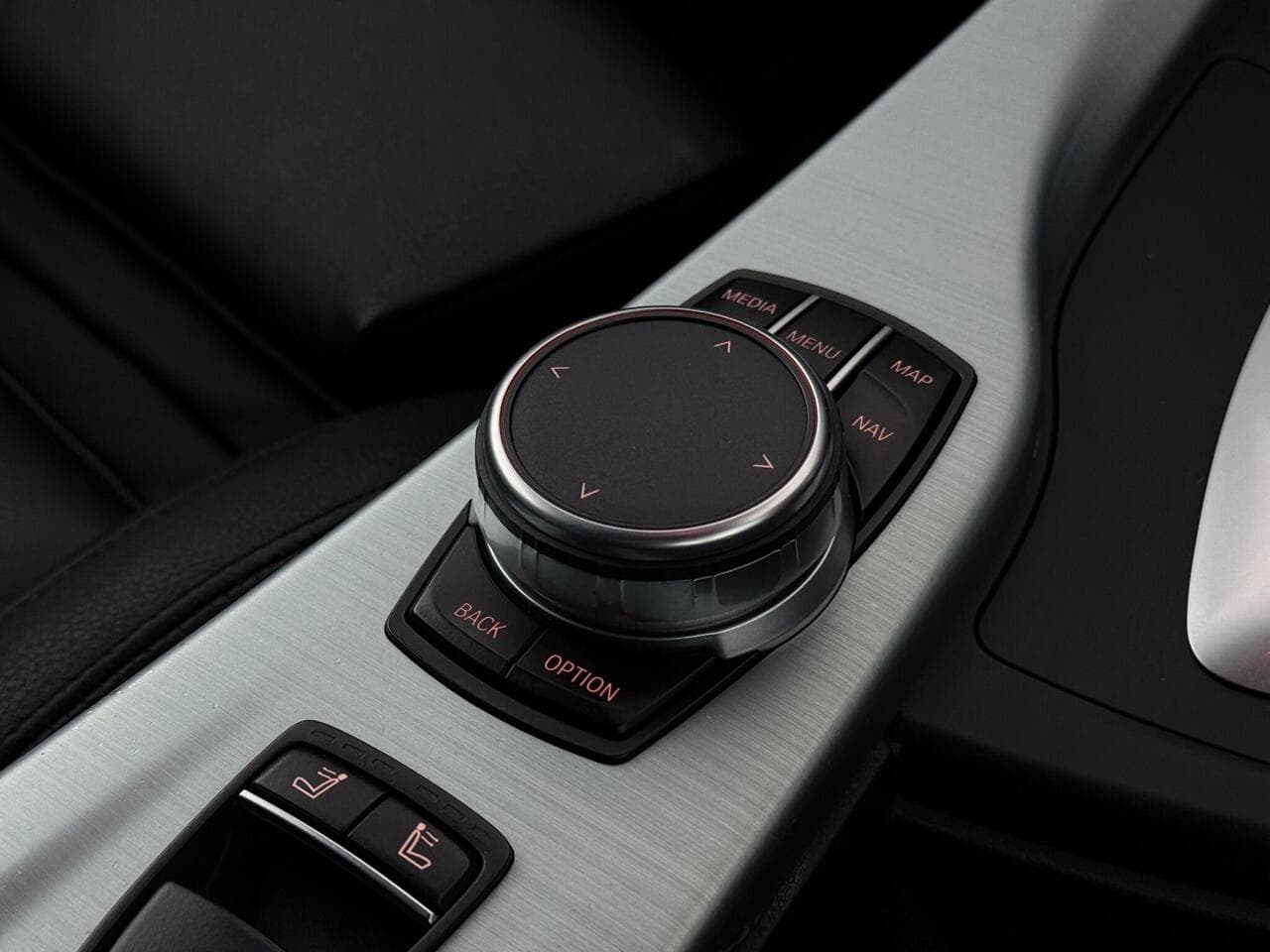 BMW 4 Series thumbnail Interior Front