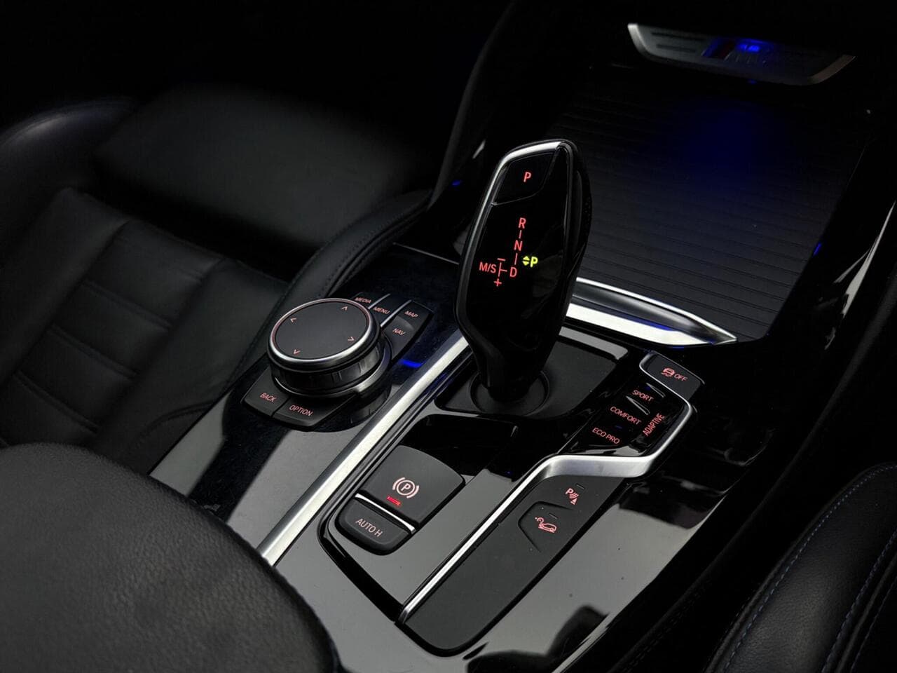 BMW X4 thumbnail Interior Front
