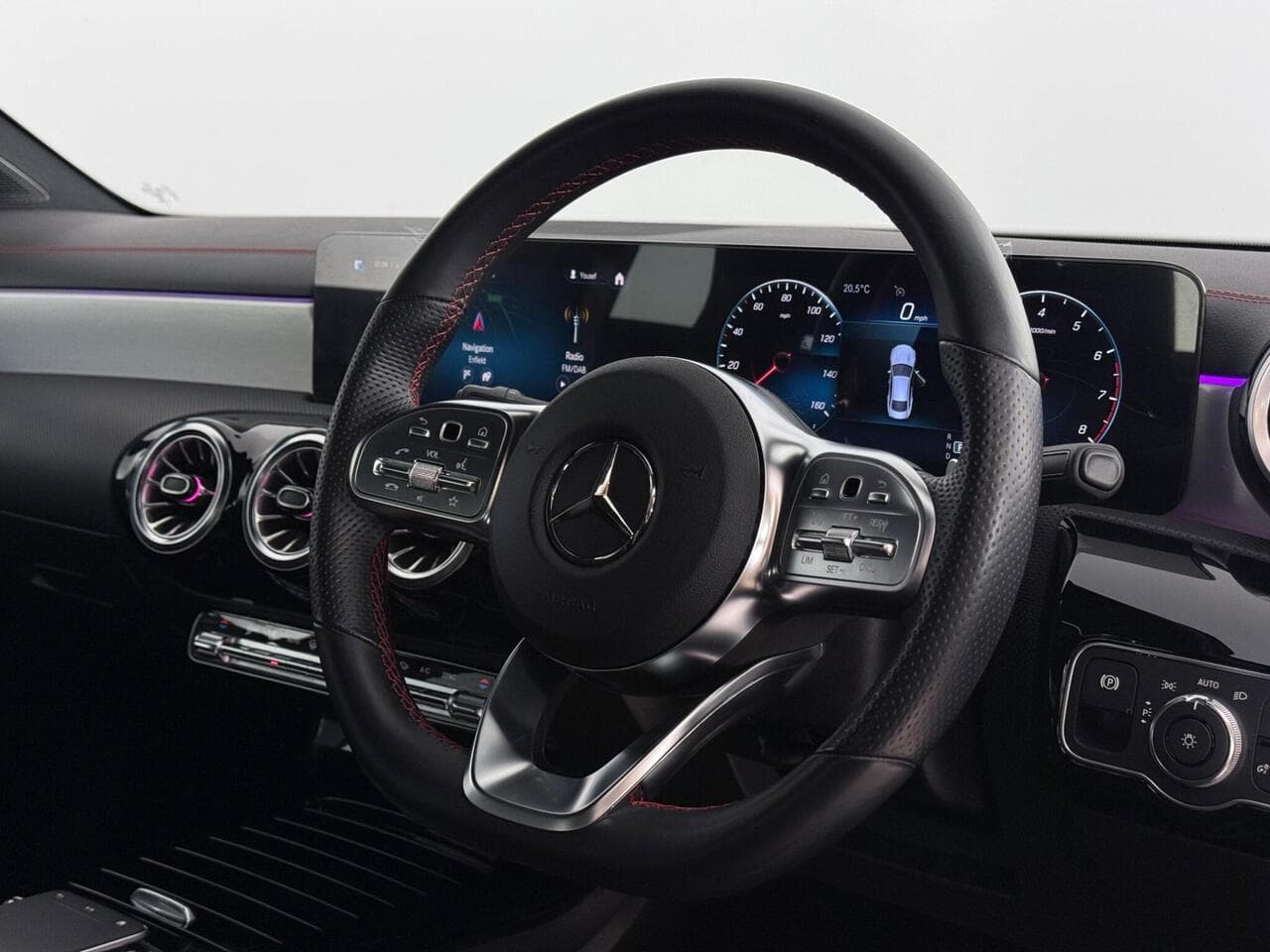 Mercedes-Benz CLA thumbnail Steering Wheel
