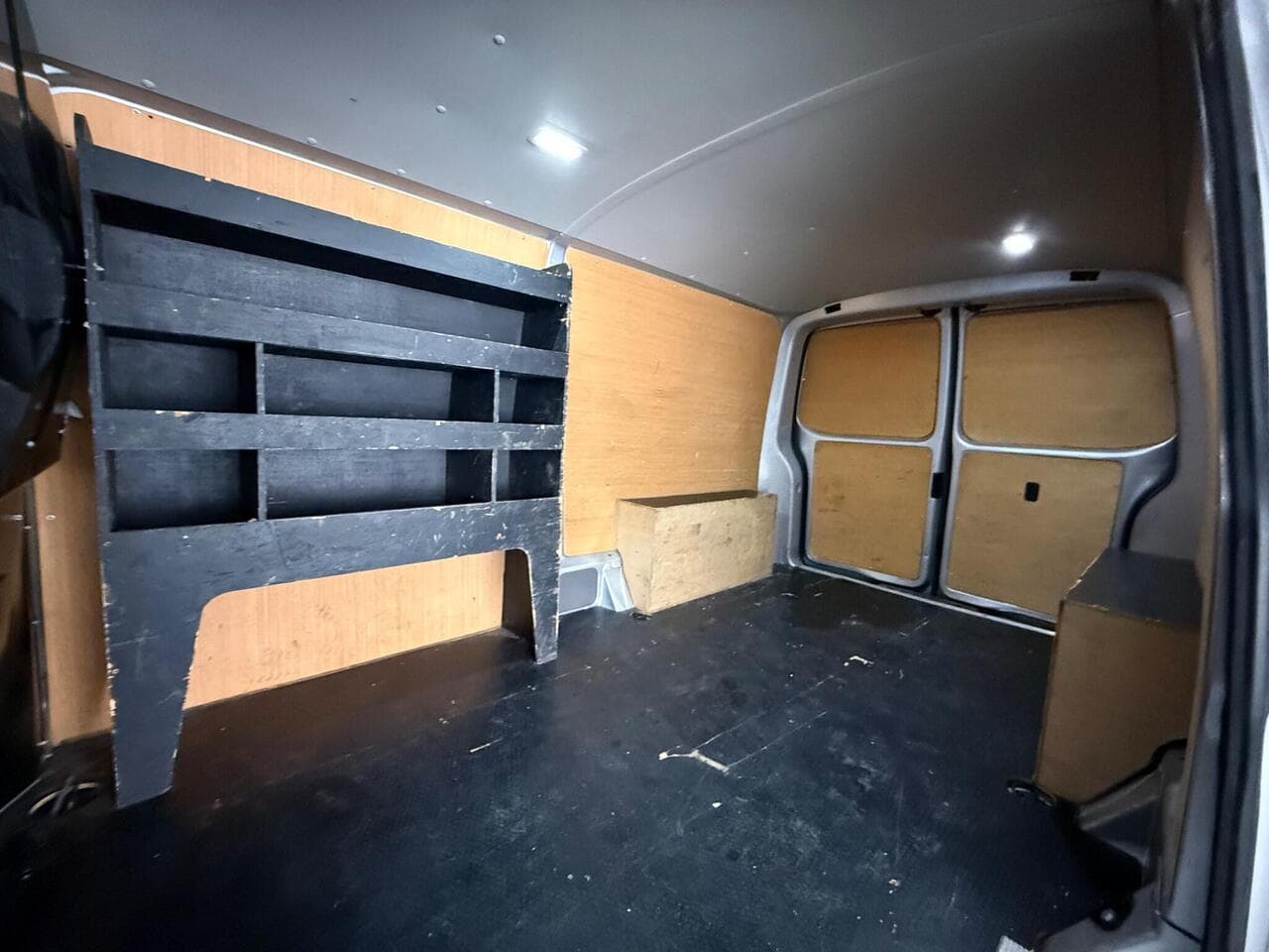 Volkswagen Transporter thumbnail Cargo Space
