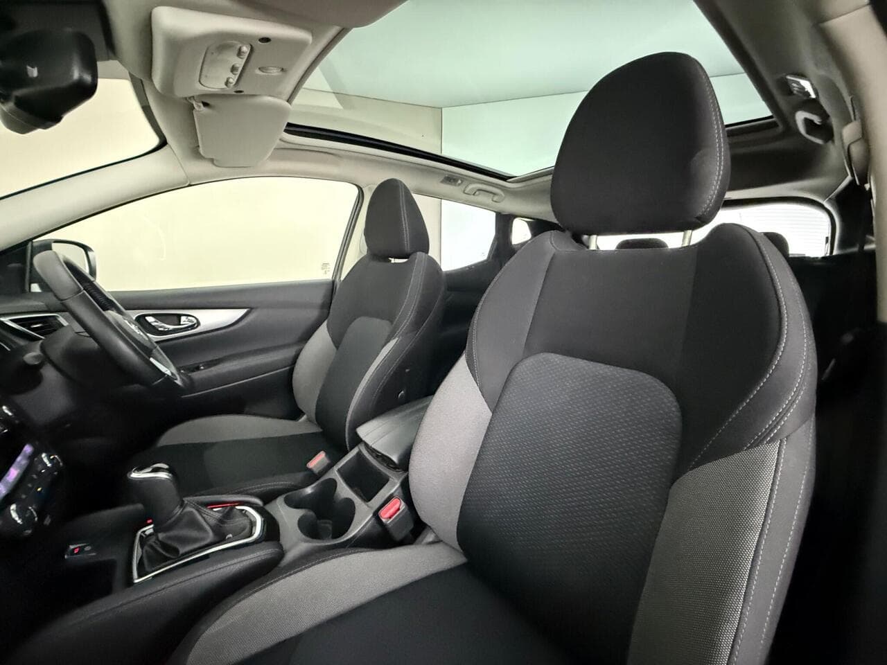 Nissan Qashqai thumbnail Seat Front Passenger