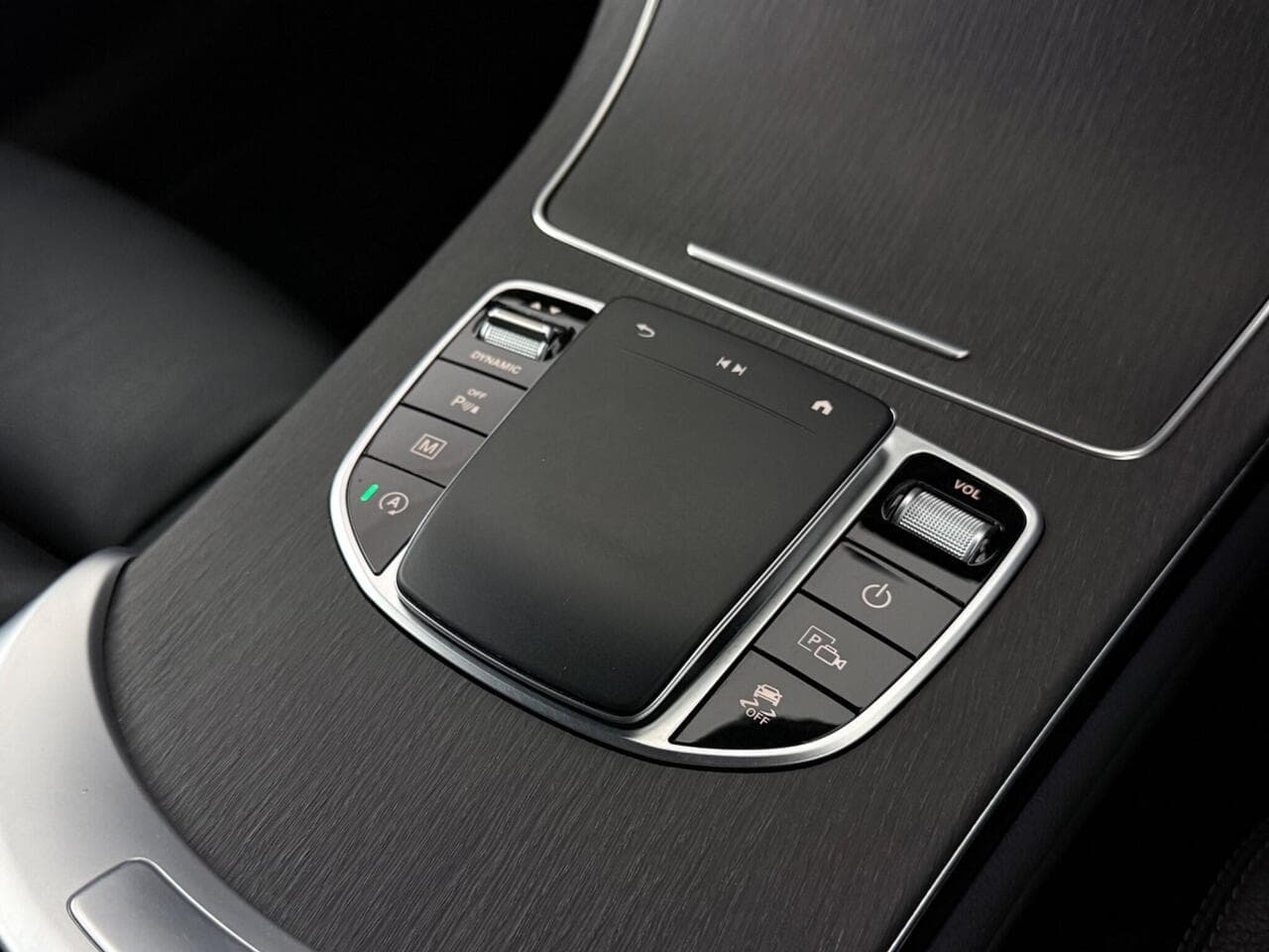 Mercedes-Benz GLC thumbnail Misc Controls