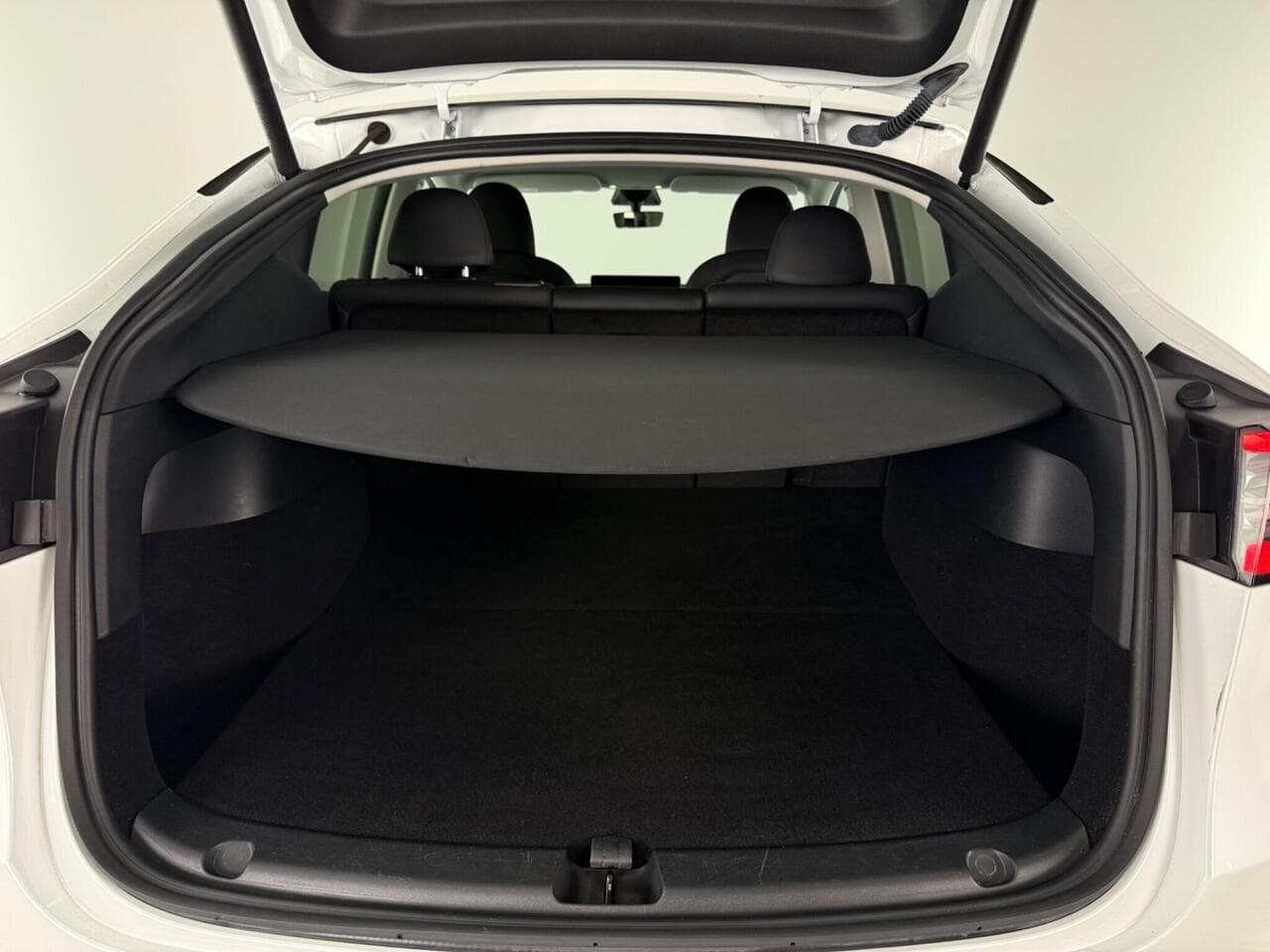 Tesla Model Y thumbnail Boot