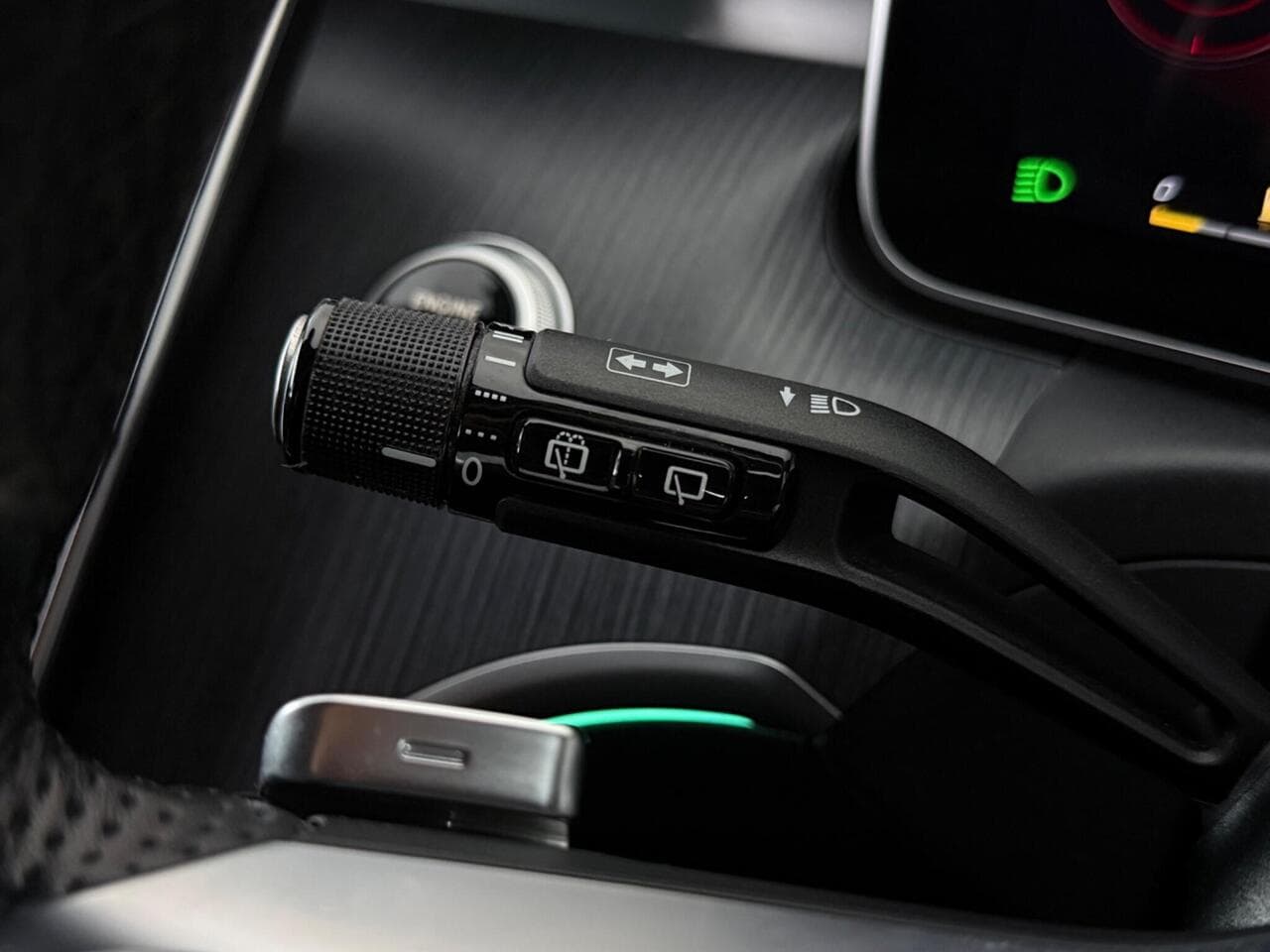 Mercedes-Benz C Class thumbnail Misc Controls