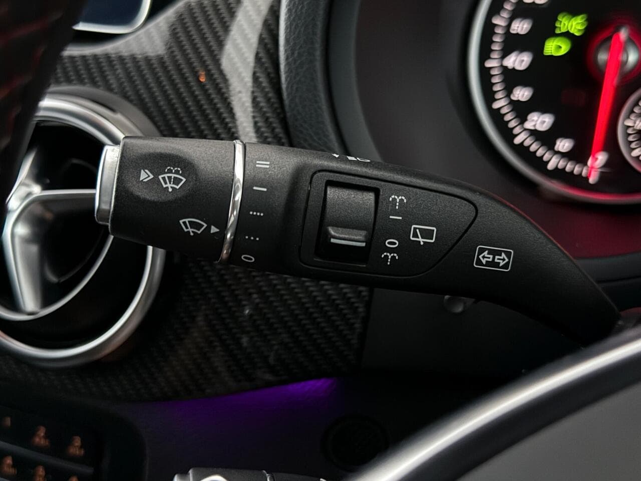 Mercedes-Benz B Class thumbnail Misc Controls