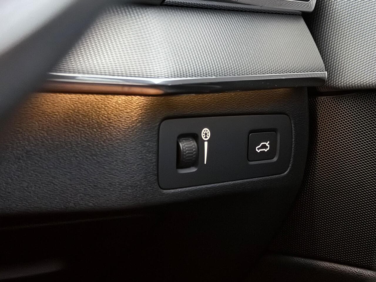 Volvo XC90 thumbnail Misc Controls