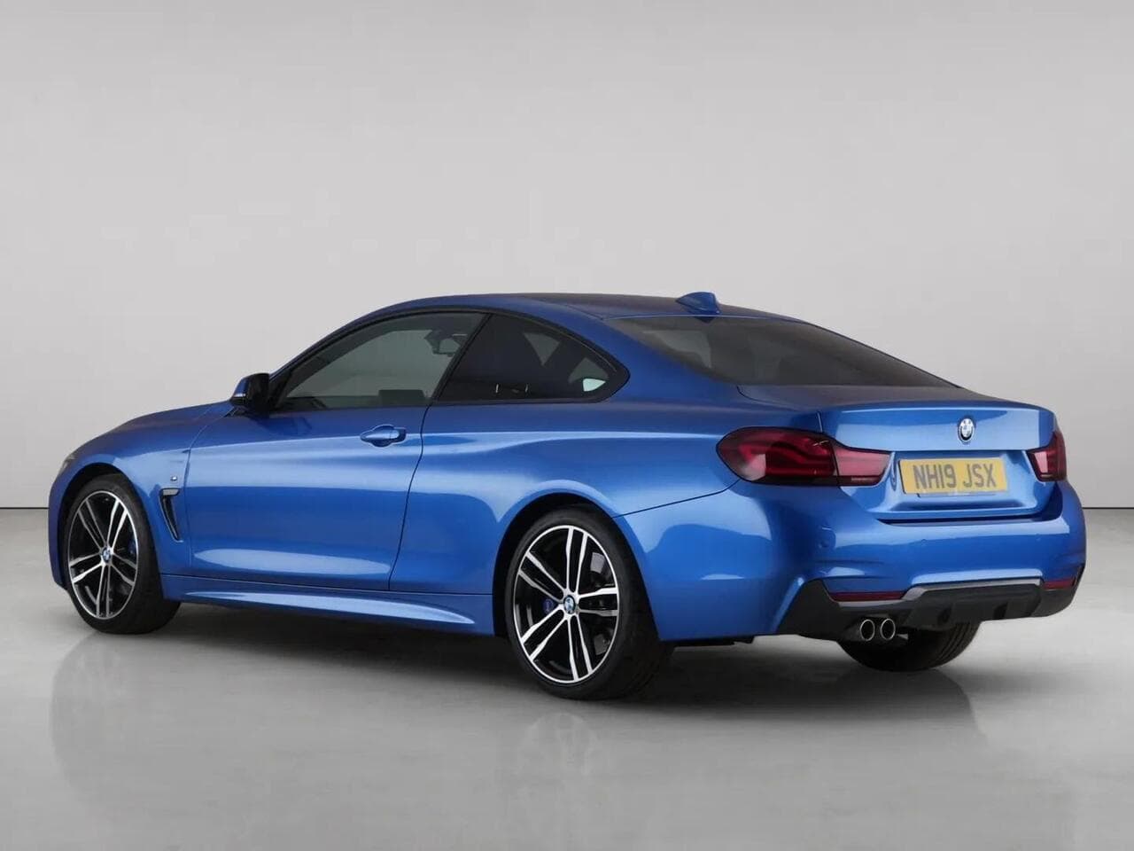 BMW 4 Series thumbnail Rear Left