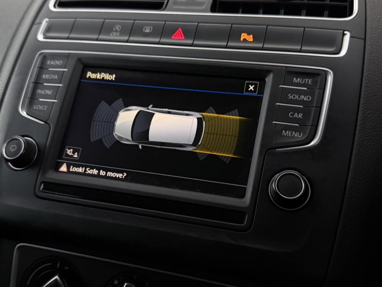 Volkswagen Polo thumbnail Infotainment System