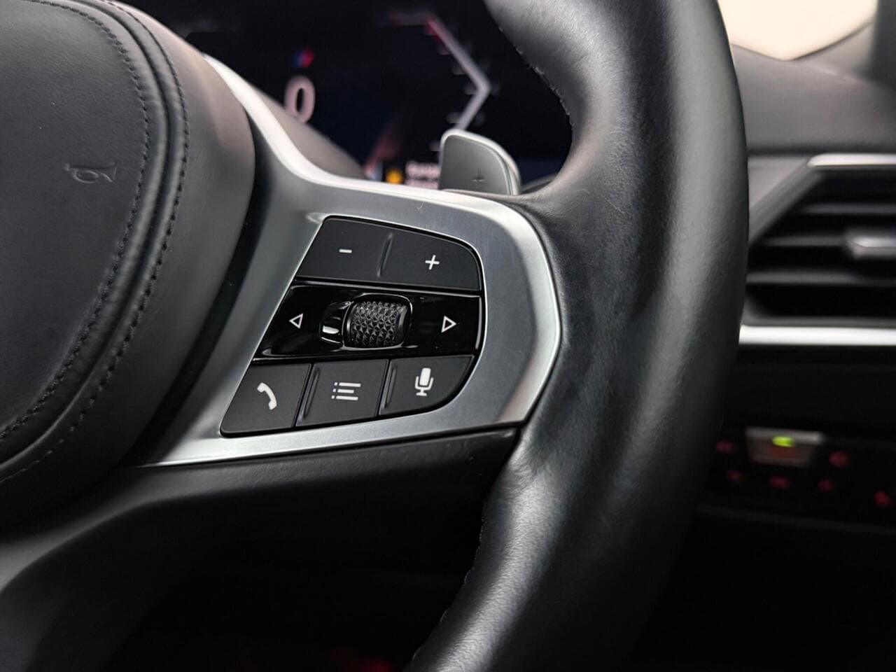 BMW 2 Series thumbnail Misc Controls